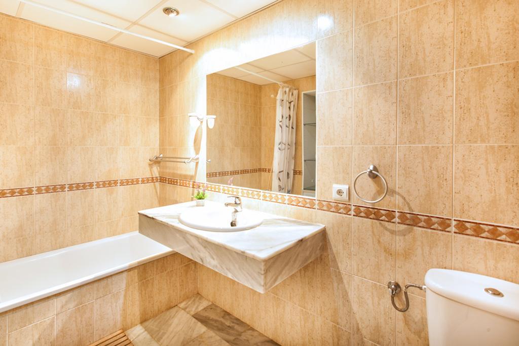 2035-Lovely 1 Bedrooms Sea View Apartment Манилва Екстериор снимка