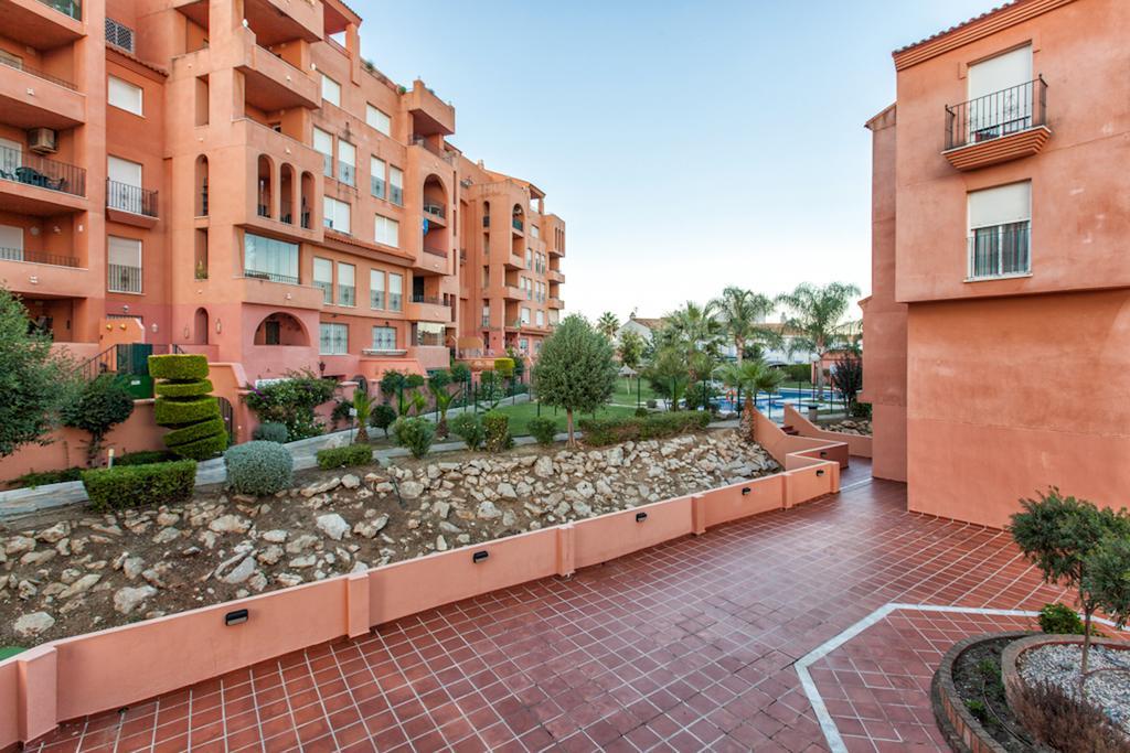 2035-Lovely 1 Bedrooms Sea View Apartment Манилва Екстериор снимка